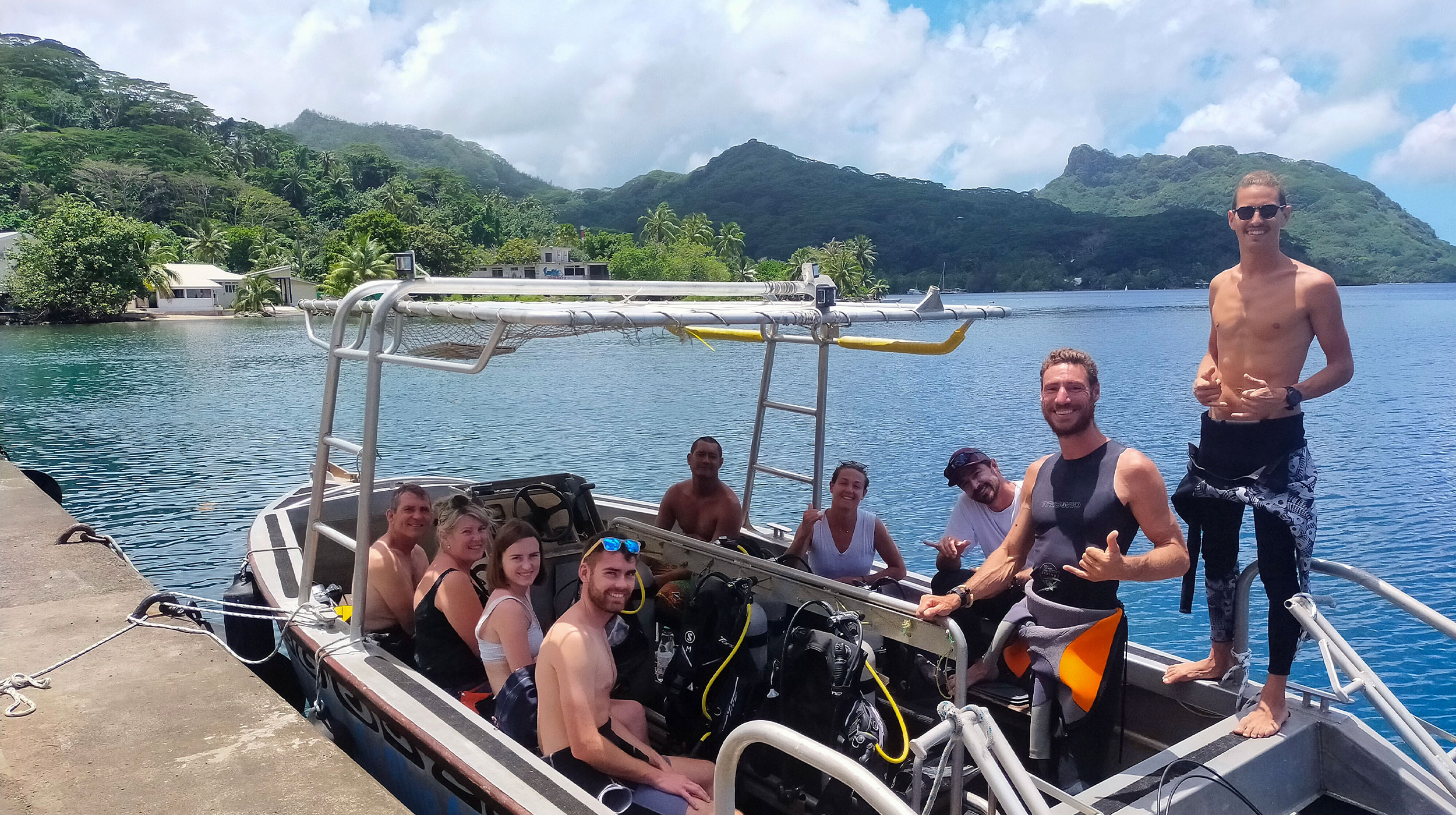 bateau pacific blue adventure plong&eacute;e huahine